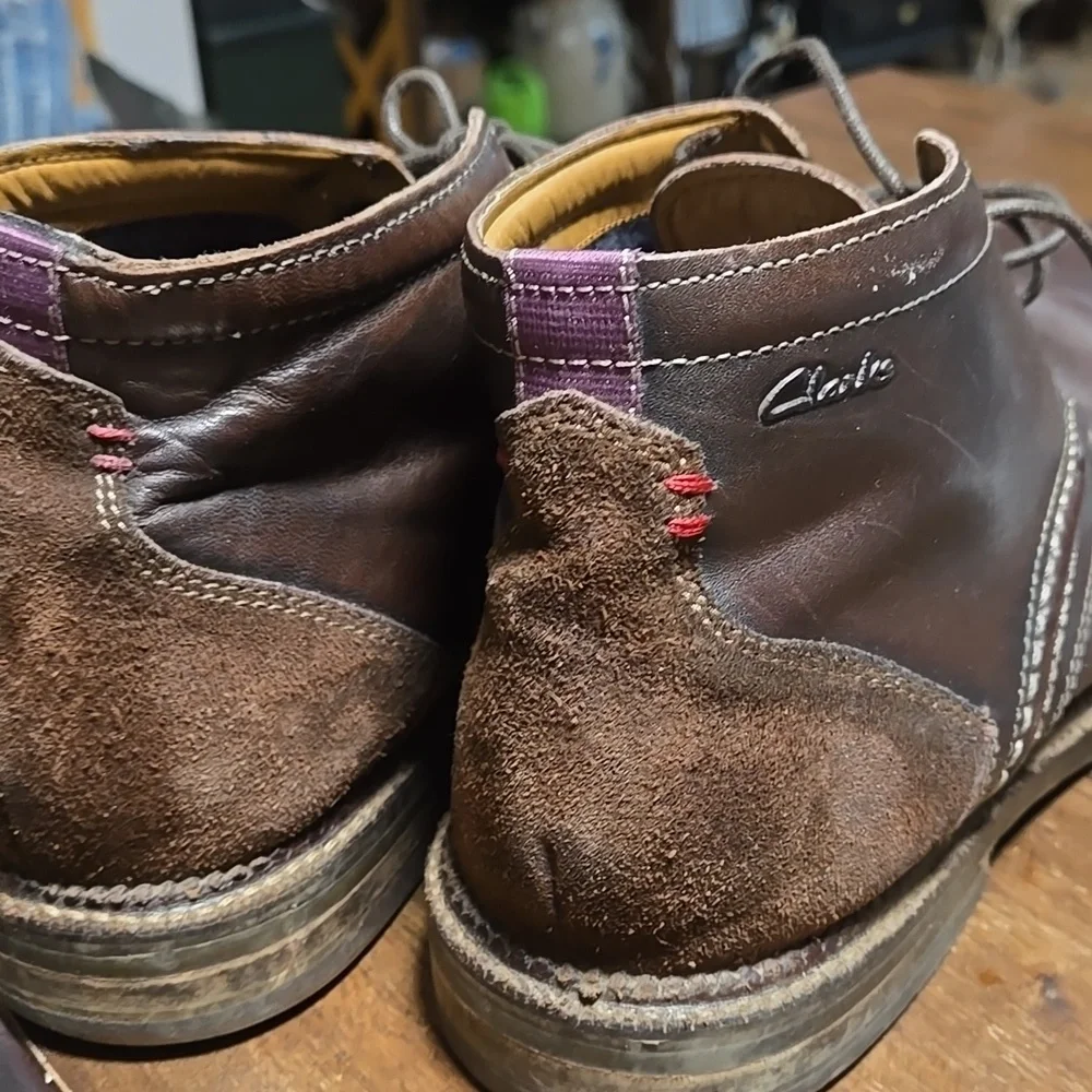 Clarks Men's Dark Brown Chukka Boots Soft Supple Leather Mens 11.5 Suede Detail